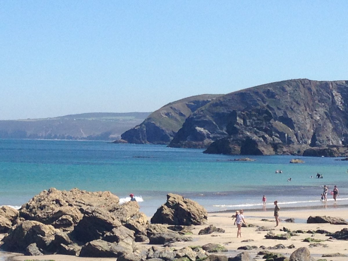 TammyBSparkalic's tweet photo. @reflex_offices #LoveLocation #win #Competition this is my fave place Portreath Beach Cornwall 5mins down the road!! https://t.co/7SQsYNT9LX