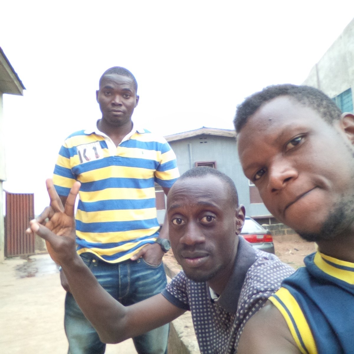 Olasureme11's tweet photo. chilling with my bosses https://t.co/sQmpTpQylJ