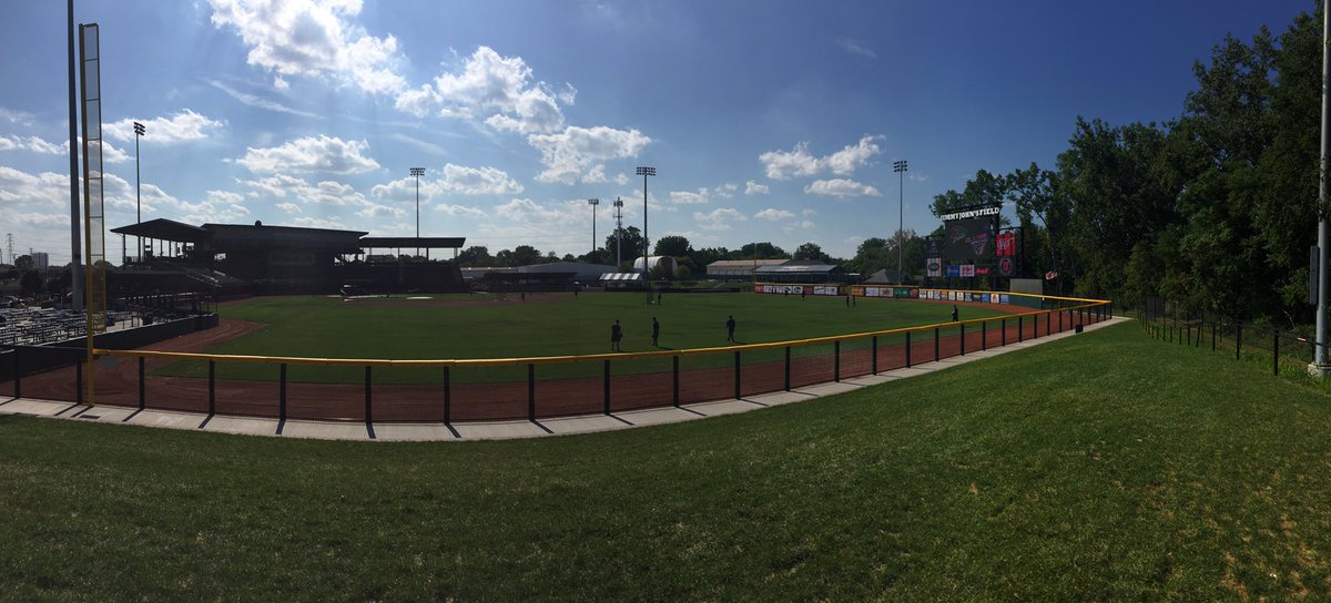 Love being at #JimmyJohnsField with <a href="/CHMFoundation/">Children’s Hospital of Michigan Foundation</a>! #bw4charity