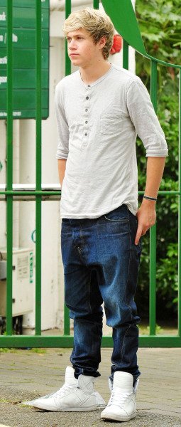 NiallersGirls93's tweet photo. Niall Spam 
59/60 
#KCAMexico #KCAColombia #OneDirection 
#LouisOnAGT https://t.co/sXSF5Fr06W