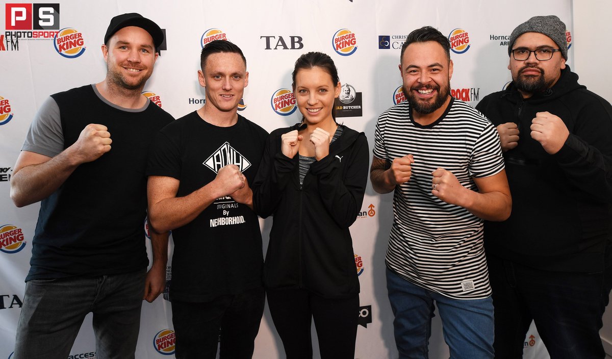 PhotosportNZ's tweet photo. @MaiFM crew supporting @lilytaurau ahead of the @BurgerKing Fight 4 the Title @joeboxerparker undercard @DucoEvents https://t.co/jqG2qNGVsk