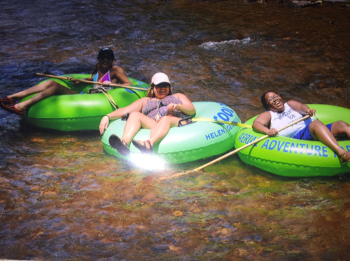 Tay_Land98's tweet photo. Tubing with my best friends was SO much fun. Another adventure for the books as a CPC girl. https://t.co/cEpzepO6dx