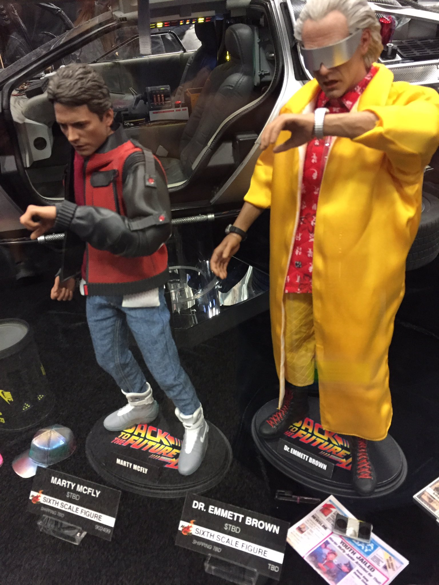 Hot Toys - Back to the Future Part 2 Marty McFly and Doc Brown - Statue Forum