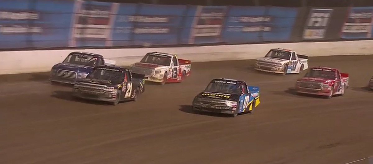 RETWEET if you'd love to see #XFINITYSeries race at Eldora!