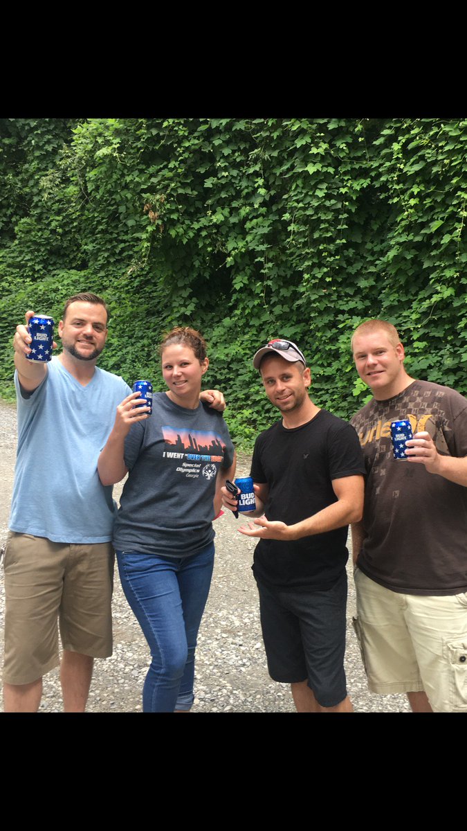 SportyLexy's tweet photo. Representing the Bud Light Party after kayaking.  #atlsweeps @budlight https://t.co/sEOWoUIgnP