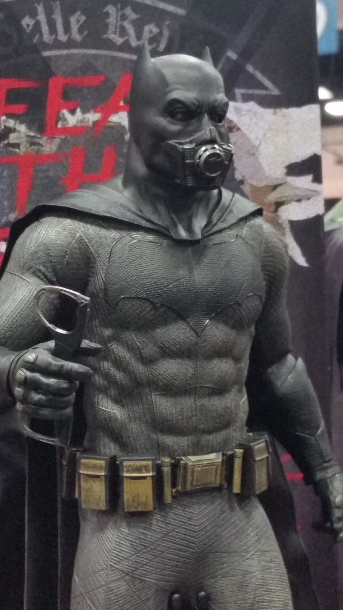 Behind Dc Films Courtesy Of Joblocom A Clear Look At Batman S Suicidesquad Suit And Breather And An Alternate Joker Batman T Co 6st6bm9n9e Twitter