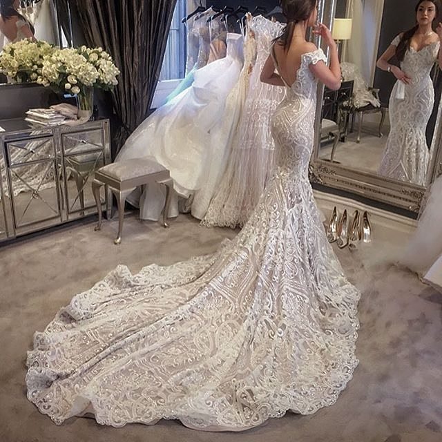 SugarWeddings's tweet photo. Custom @stevenkhalil gown! ##bridalcouture #instabride #picoftheday #like4like #trainoflife https://t.co/Msql36Ka45 https://t.co/LGH7KVfgPR