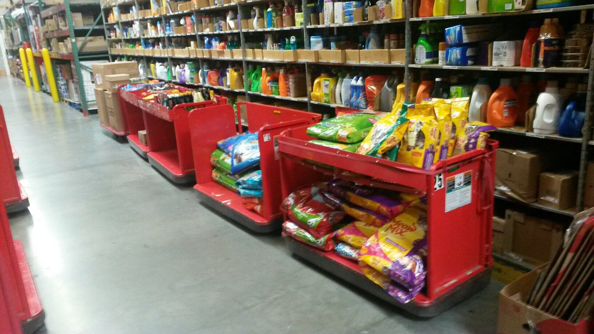 ImTheOtherJD's tweet photo. Hump Dayee! 6 tubs with pets, candy, and bulk plastics for BTS.  #GoBIG @steveD369DTL @MelissaStanner @steve394msl https://t.co/4CEhYFZkao