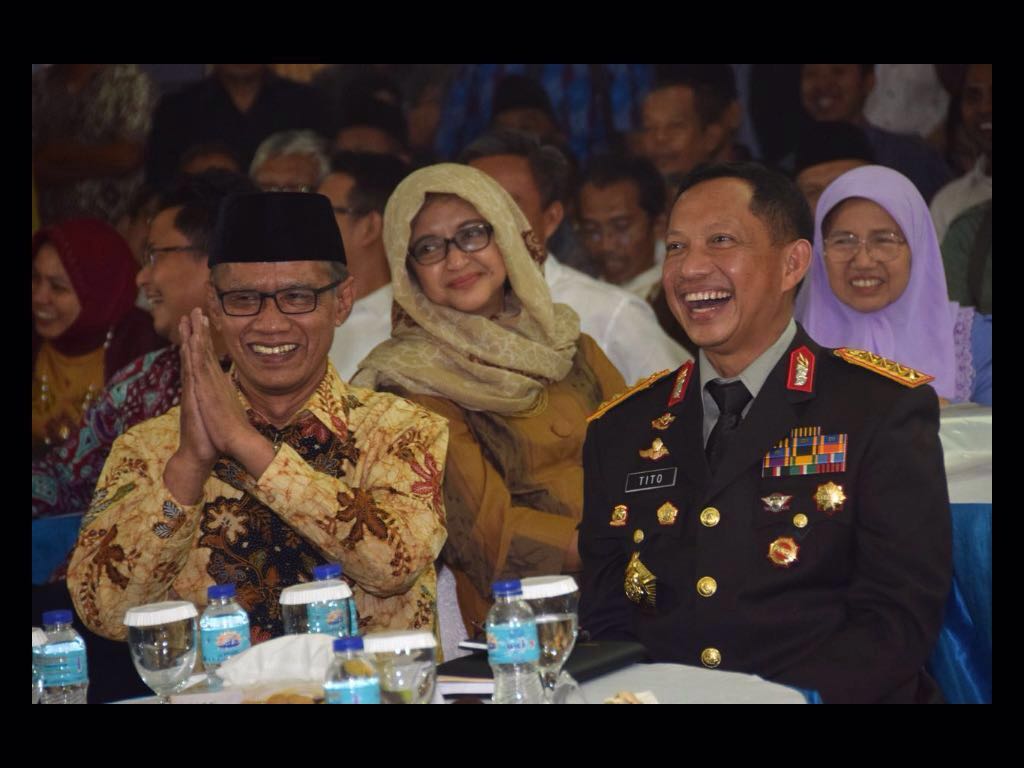 muhammadiyah's tweet photo. Tugas Berat Jenderal Tito dan Peran #Muhammadiyah #KabarPersyarikatan  https://t.co/imUk68ipv6 https://t.co/4Cnw5GZeZS
