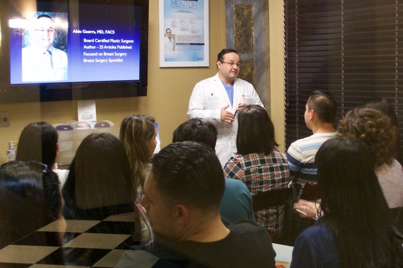 Dr_Aldo_Guerra's tweet photo. LIVE: Scottsdale #breastaugmentation Seminar just started. #breastimplants #seminar #boobjob #memoryshape #memorygel https://t.co/pdcbJr7kEv