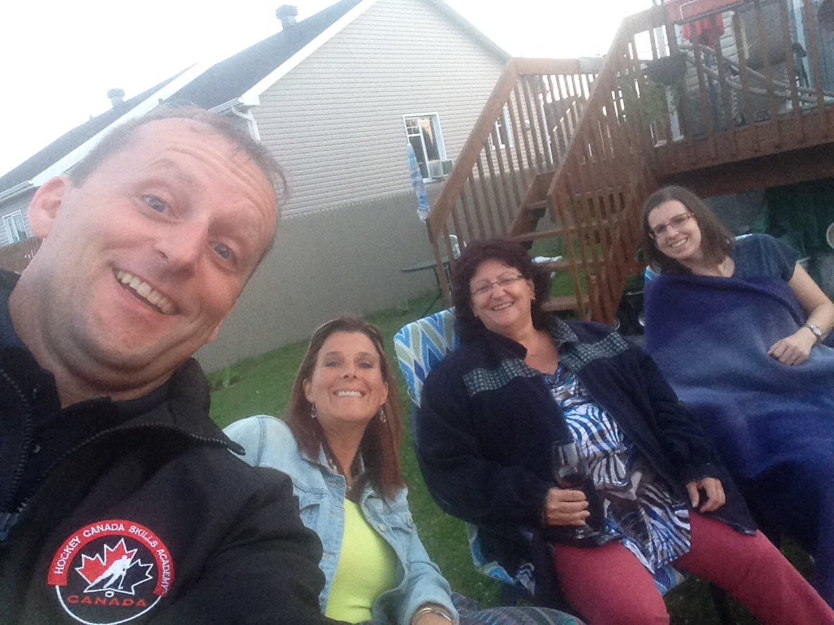 AnnGDes's tweet photo. Having a great time with Carole! Merci de nous recevoir#desrochers https://t.co/N39nZt6IpJ