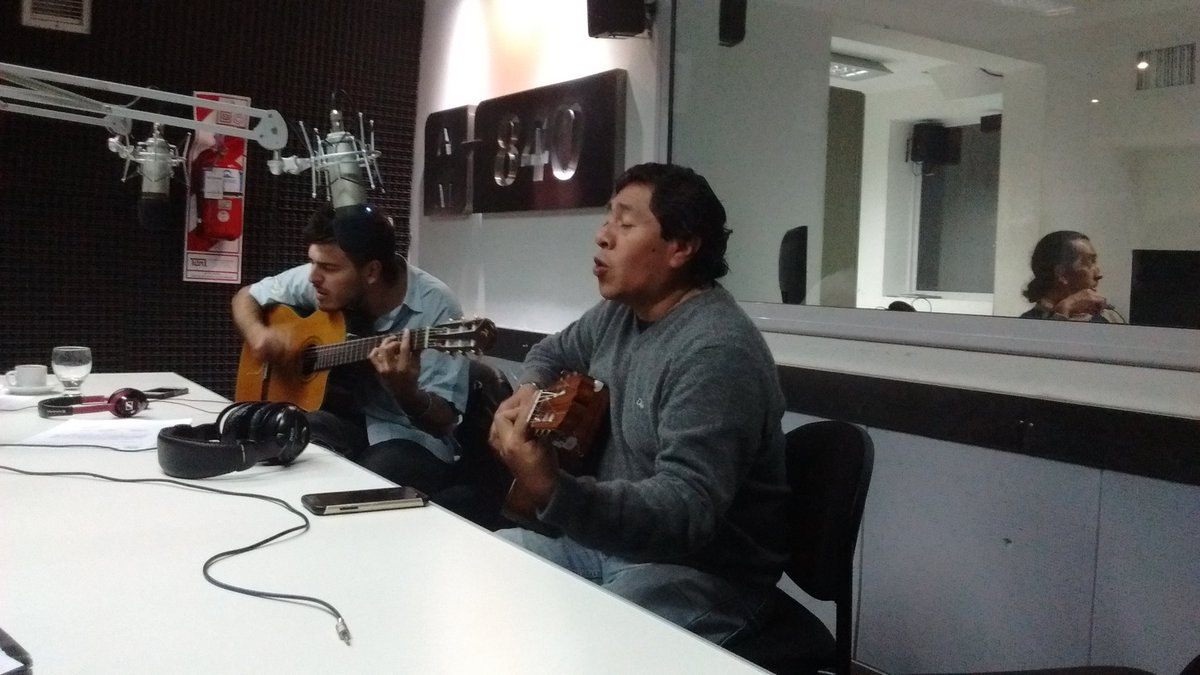 marcelobooth's tweet photo. En los estudios de @RadioSaltaAM840, para 60 municipios, Tucan y Chaya, muchas gracias por la buena onda https://t.co/x2H1ogWg0j