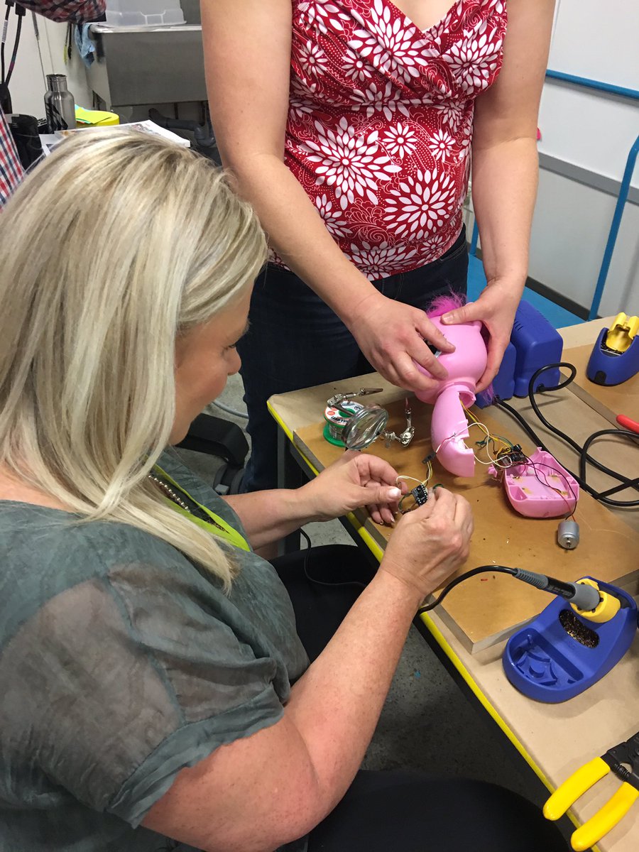 yomo65's tweet image. Playing with electronics #toyhack #whatsinside #designthinking #circuits learning how to solder😄 #SparkSHIFTLab