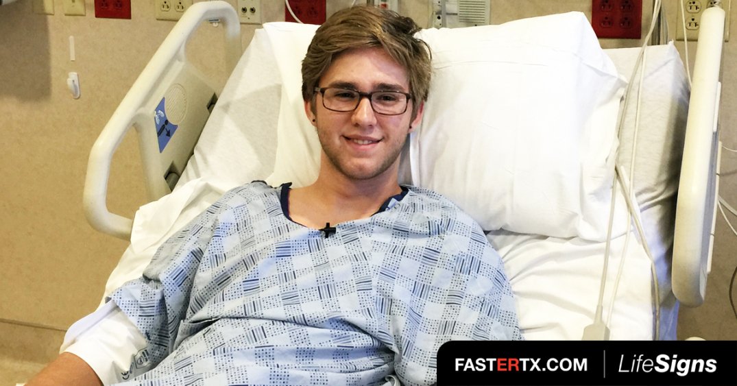 #PokemonGO safety tips to help Pokémon hunters avoid #Ekans bites &amp; trips to the #ER: lifesignsblog.com/2016/07/18/pok…