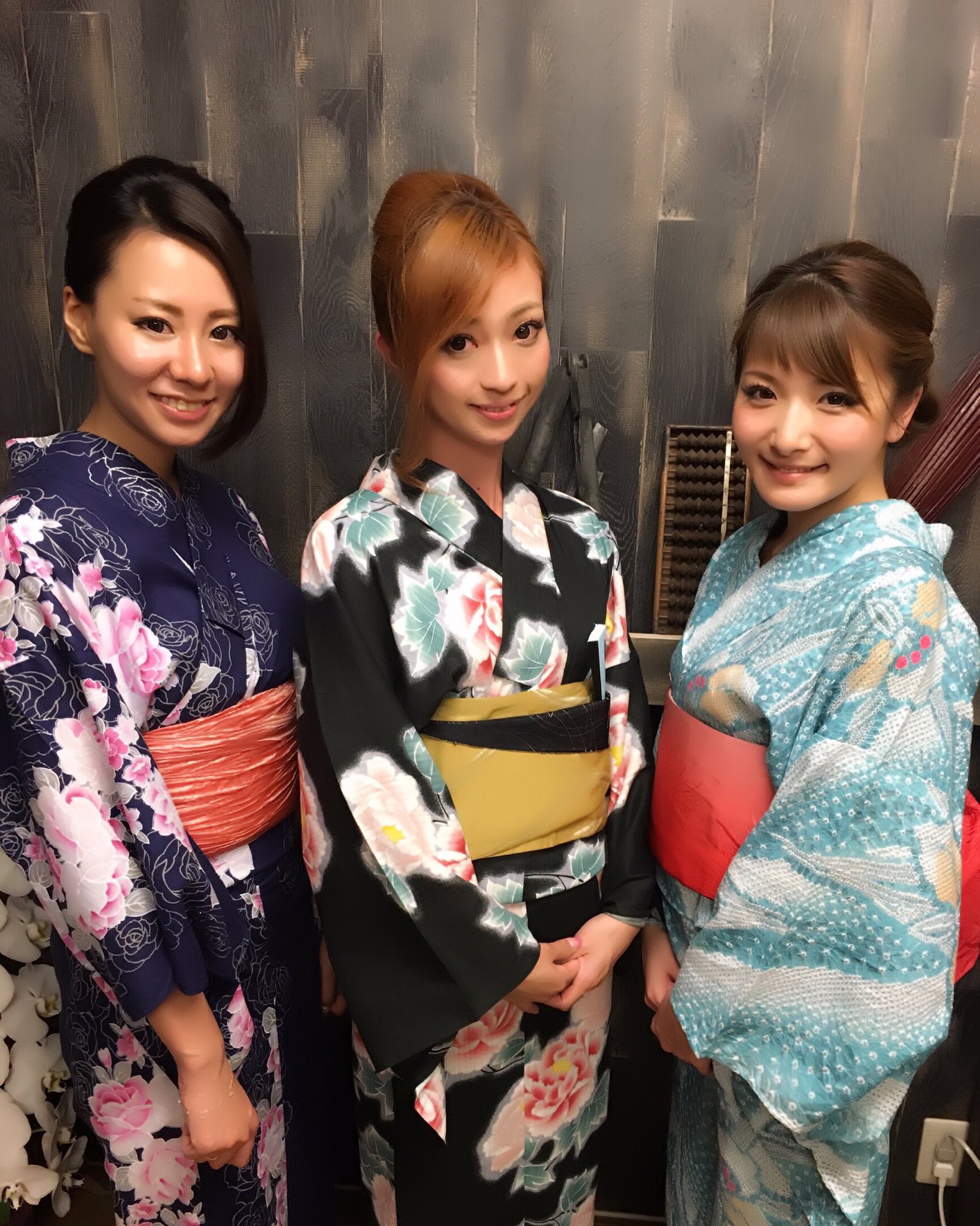 Twitter 上的 ゆいな 可愛い浴衣があって良かった 花火も見えたし最高 W 花火 浴衣 キャバ嬢 キャバクラ T Co Mk3xxqvywo Twitter