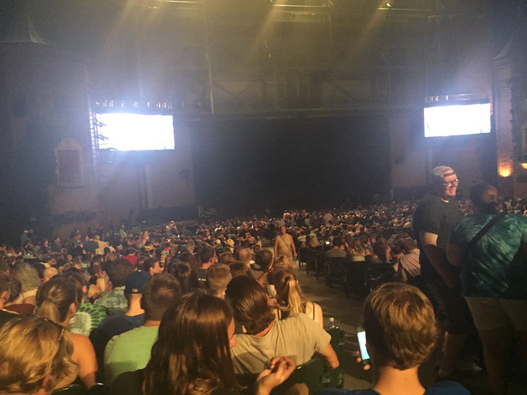 mmmsnooky's tweet photo. Patiently waiting for Weezer. #starlightstage   #Weezer #datenight https://t.co/Yzo8ePWJTF