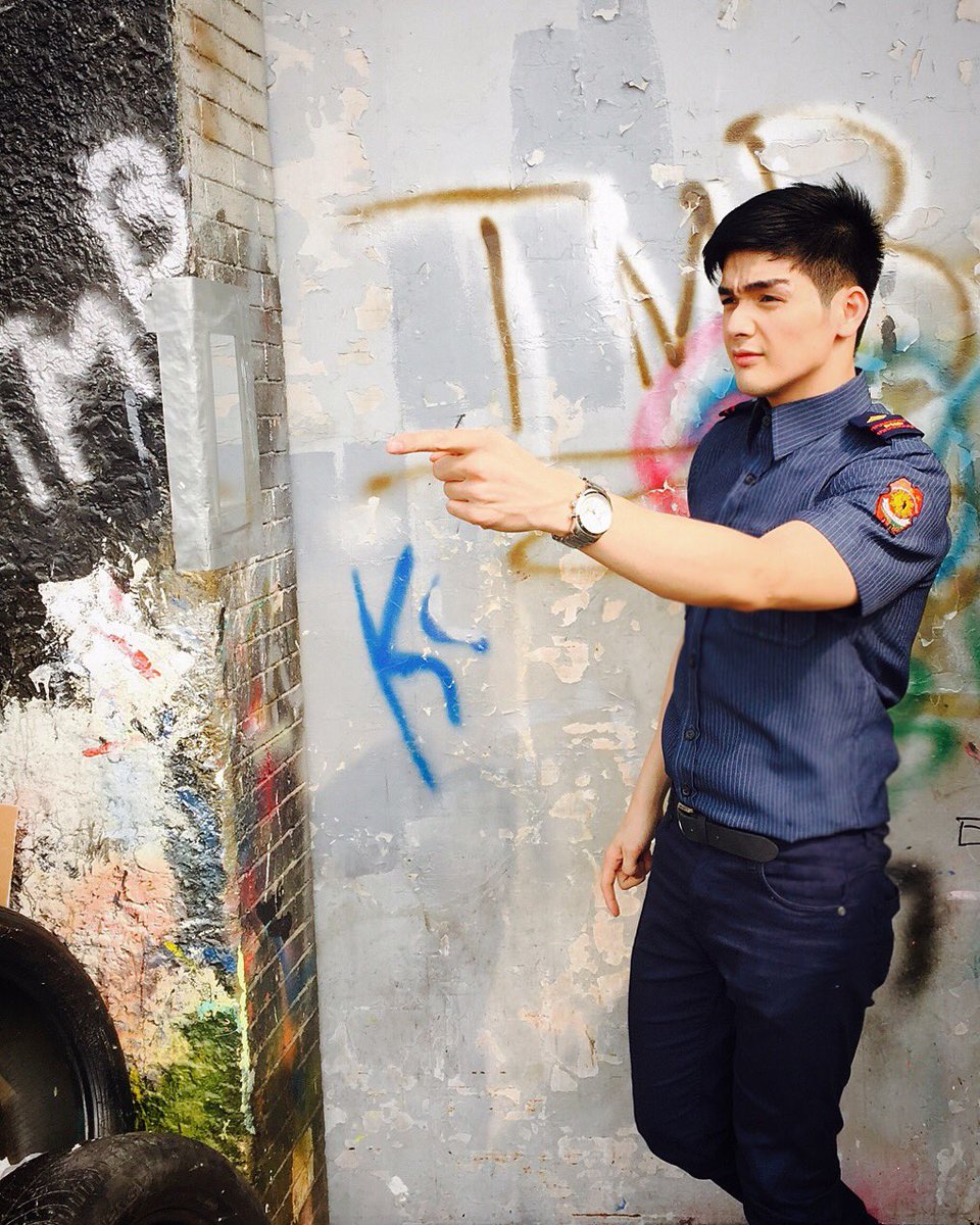 tommy_penaflor's tweet photo. Gusto ko mag pulis! Kasi gusto kitang ikulong sa puso ko 😍 https://t.co/jihsawD3Ow