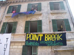 Dall'abbandono e il degrado della speculazione 
#pointBreak è 8 anni di autogestione e Roma Solidale