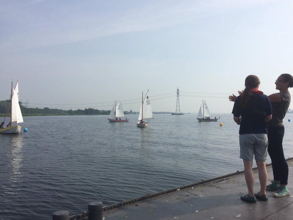 De zeilschoolzomer is weer in volle gang, er wordt vandaag hard getraind! #zeilen #zomer #scouting #cwo