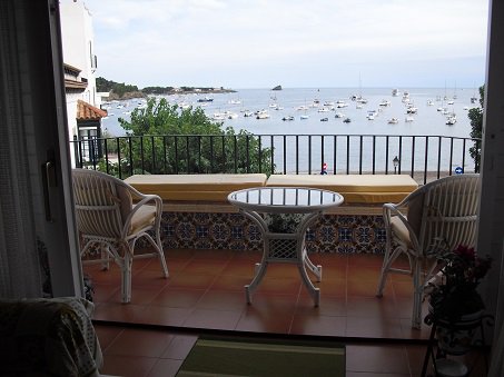Cadaquesimmo's tweet photo. VA18 : Appartement en première ligne de mer 
#Immobilier #Cadaqués
https://t.co/lnpo9fUFg4 https://t.co/RCUbb7emRh