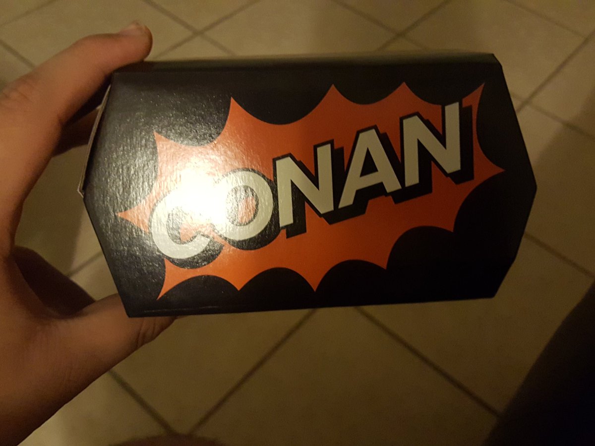 Nbrun13's tweet photo. Thank you @TeamCoco for the cardboard. #conanobrien #conan360 #ConanCon https://t.co/eprBW8t0Dn
