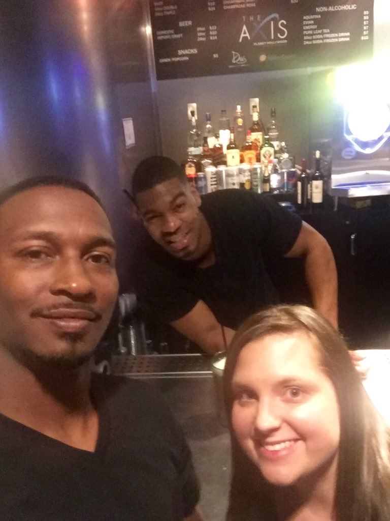 jr_jerome10's tweet photo. Ran into @LeroyMTV with @5FtofOpinions at the #Axis tonight. #TeamRoyLee #PlanetHollywood https://t.co/0esDEFJwgO