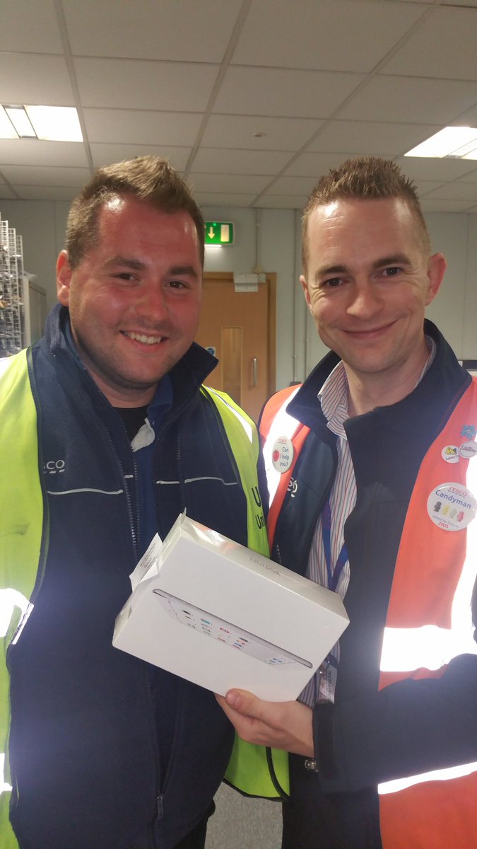 Well done to one of our raffle winners #undyfunday <a href="/AvonmouthNights/">TescoAvonmouthNights</a> <a href="/AndyWoolfenden/">Andrew Woolfenden</a> <a href="/Magordepottesco/">Tesco Magor</a> <a href="/AvonmouthDC/">Tesco Avonmouth</a>