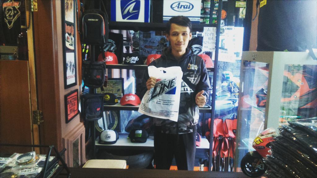 RacinglineSMD's tweet photo. testimoni in our store,
Follow instagram kita @racinglinesumedang https://t.co/rOorEwnxfJ
