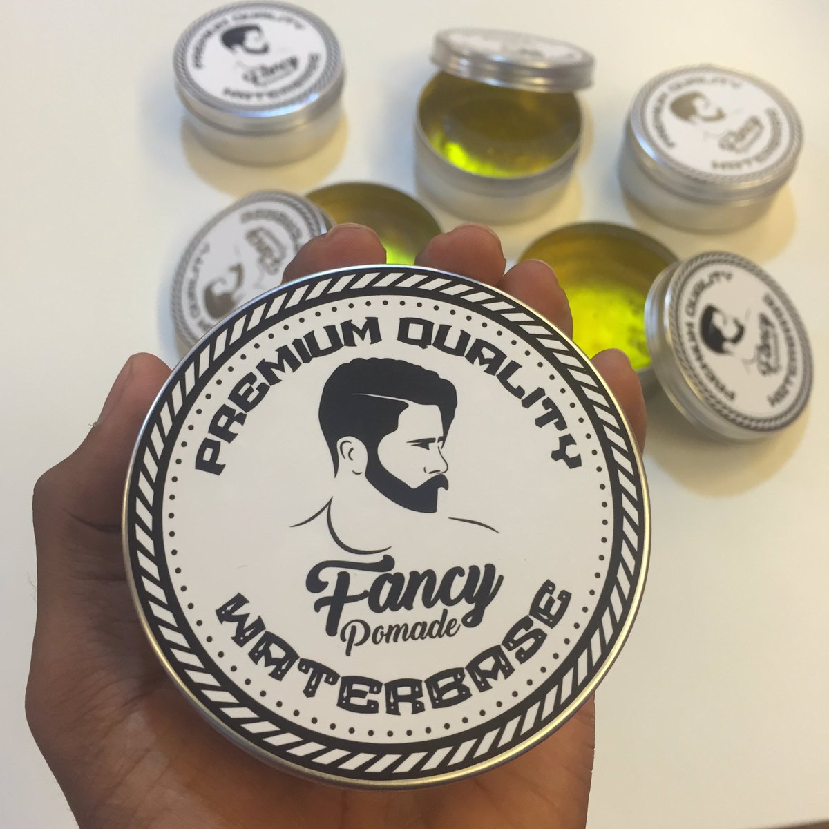 fancyweardotcom's tweet photo. Salam geng.
Fancywear dah ada pomade sendiri.
Fancy Pomade 😁.
"Manggo&amp;strawberry Scent"

Mohon sebarkan geng!! https://t.co/WF9vmRWt77