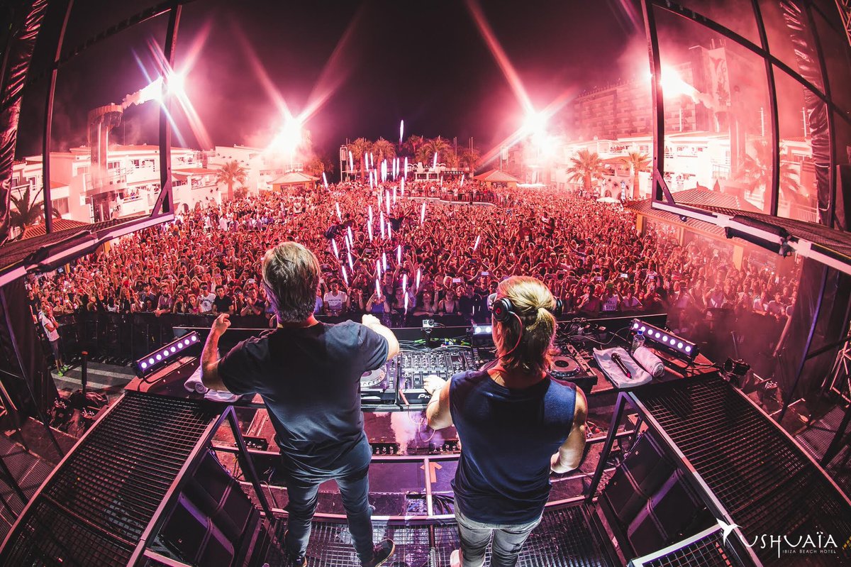 axwellingrosso1's tweet photo. Happy hump day, Wednesday's at @ushuaiaibiza! 🎉 https://t.co/I8gl4gn7RF