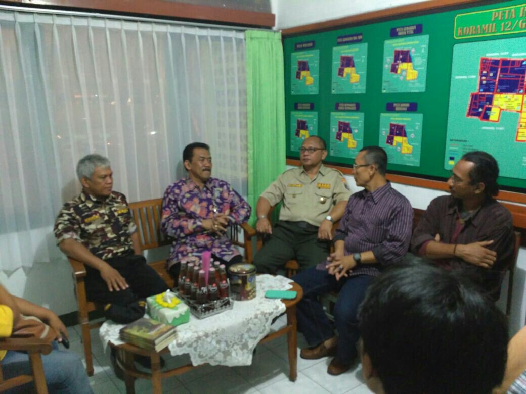 Danramil 12/GM menerima kunjungan GBPH Prabukusumo di Makoramil <a href="/Kodim0734/">Kodim 0734/YKA</a> @Penrem072Pmk <a href="/pendamdiponego1/">pendam diponegoro</a> <a href="/TNI_AD/">TNI AD</a>
