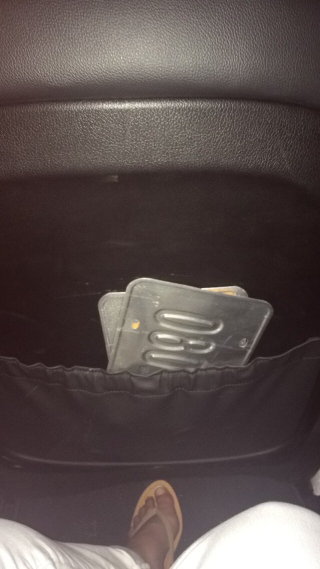 Jenise_Harris's tweet photo. #ThingsYouFindInUbers #IsThisLegal #ImGoingWithIt https://t.co/gQ8E3DAR01