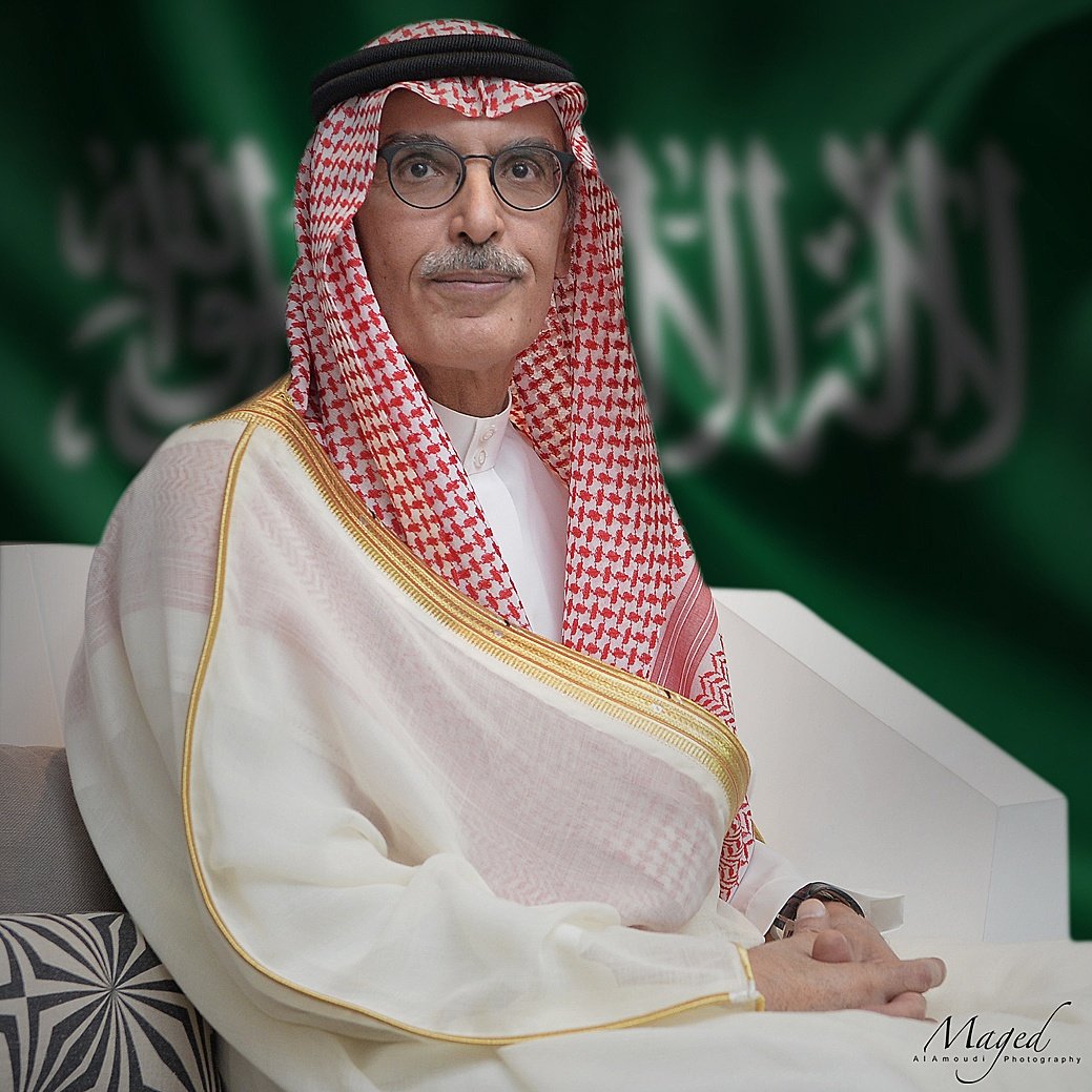 لو نثرتي صوتك الحاني على صدر الضما
أنبت العشب وأخضر الجريد

#البدر #بدر_بن_عبدالمحسن #مهندس_الكلمة #تصويري
#albader