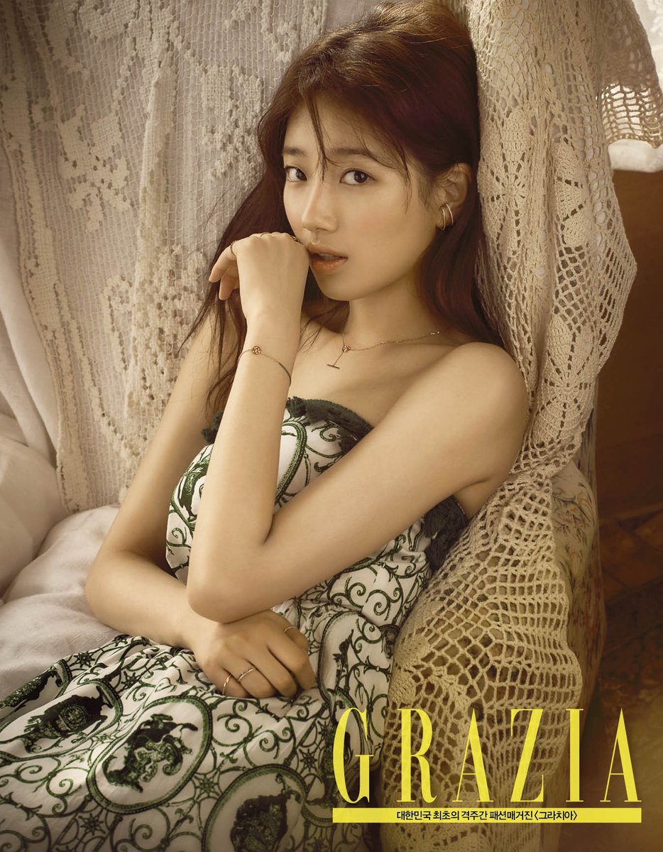 JYPACTORS's tweet photo. 배수지, 함부로 우아한 그라치아 차이나 7월호 공개!
@missA_suzy looks elegant in the July issue of GRAZIA China!
#missA #배수지 #BaeSuzy https://t.co/2IqGihVR67