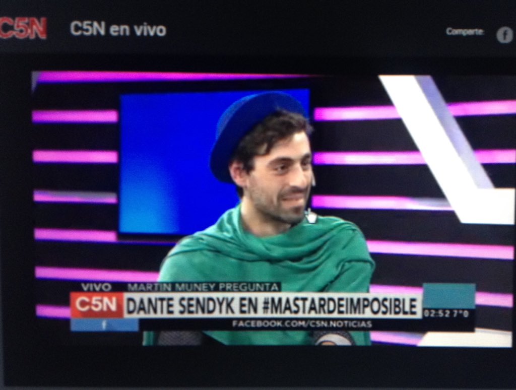 @DantoSendyk #MantaBoy en #MasTardeImposible en @C5N con #poncho #manta verde