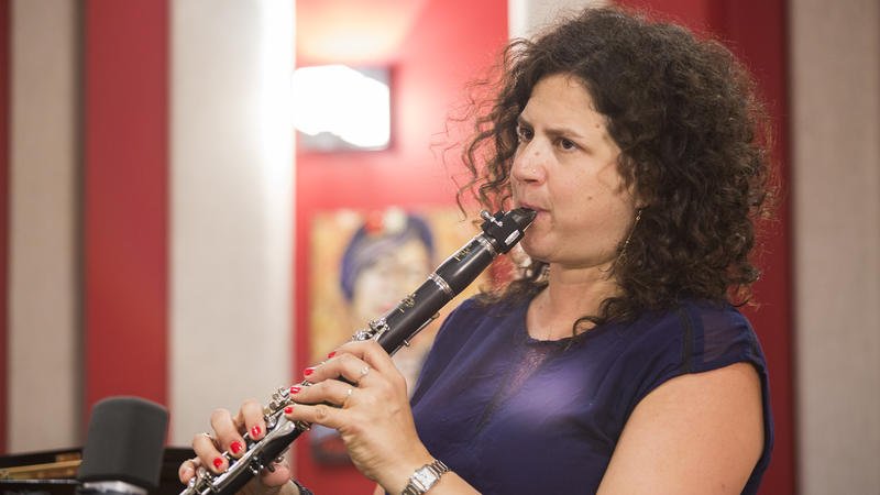knkxfm's tweet photo. Looking Forward And Back, And Getting Together: Anat Cohen/Fred Hersch #KPLUStudioSessions https://t.co/coDIPwFx6k https://t.co/dWOYp43kS6