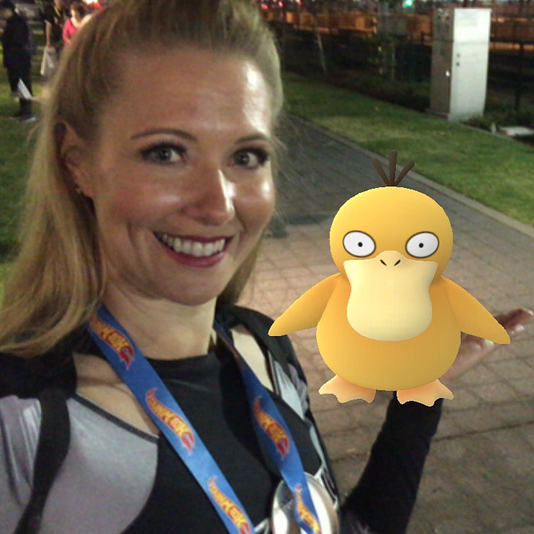 PrincessNatkins's tweet photo. Friendly #Psyduck #Pokemon #pokemongo #SDCC #sdcc2016 #sdcc16 #polywag #gottacatchemall #pokemontrainers #niantic https://t.co/QWs3pp36yN