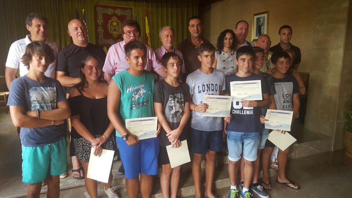 Ayer entregamos el reconocimiento al Ayto de #Soller por su contribución a @JeuxIles2016 así como a #voluntarios