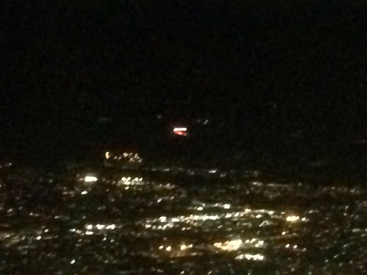 LACoScanner's tweet image. My camera isn't as good as @StringerLA , but pics of the #LopezFire from Southwest flt 740