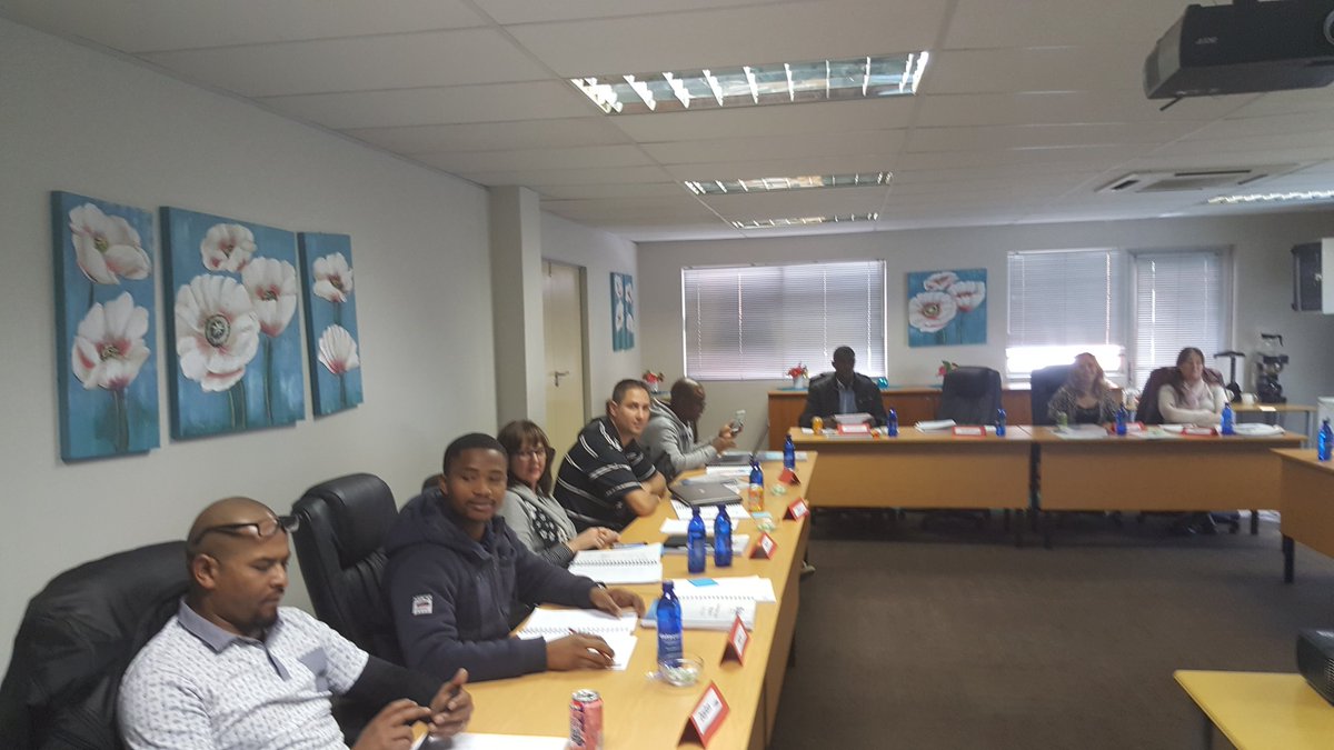 IIMStuff's tweet image. #AIIMIntl ECM Master Deep Dive Johannesburg. Nice group - 15 people - good discussions #datacentrix @Mabo27 #ECM