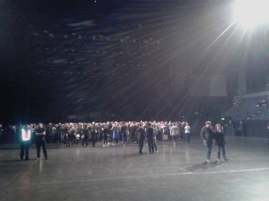 p_kuiper's tweet photo. Ready for #thecure in concert @ auckland https://t.co/9vtHUcj56S