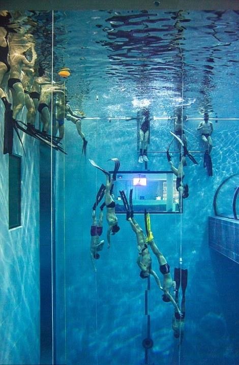 бассейн y-40 deep joy. самый глубокий бассейн в мире в москве. самый глубокий бассейн в мире y-40. бассейн немо 33. самый глубокий бассейн в мире в москве.