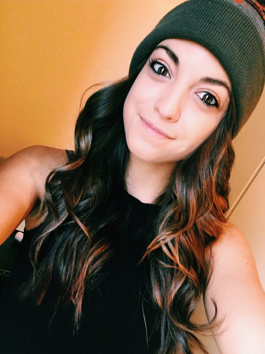 hanner5280's tweet photo. Gonna need to start addressing the beanie obsession pretty soon. But today is just not that day. https://t.co/icTmI7GBkX