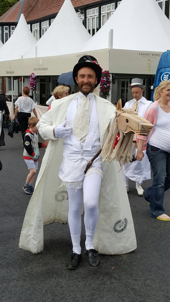 seagency1's tweet photo. #DublinHorseShow #popUp #entertainment all day Magic &amp; Fun for all! @NoCrappyTricks @CircusRealta @DublinHorseShow https://t.co/1XOgmE3jKx