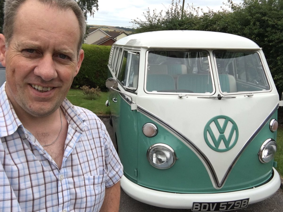 notnarb77's tweet photo. Right! I'm off to make the most of what's left of the #sunshine #vwcamper #ddf2016 #vw #splitty #devonDubFest #love https://t.co/tjLftCmikK
