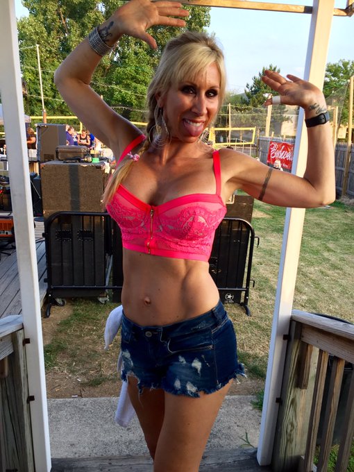 Had a great time at my bar with the rock band Wayland https://t.co/rkTv0Z90vt<a href="/tag/atlantaladieschoicecontentparty"class="tags"><span>#atlantaladieschoicecontentparty</span></a>