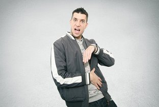 drshnsarvaiya's tweet image. #AFEWeekend #FRRGiveAway

Ans 3 ) Dj Adoo's real name is Admir Hasanbegovic