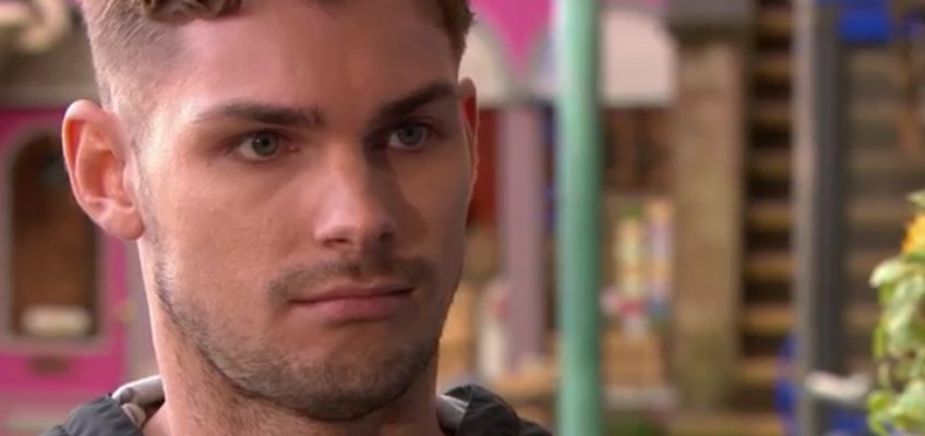 KatyHorvath_1's tweet photo. I miss you so much Ste #hollyoaks 😭😭😭 https://t.co/QnvWm3PMcP
