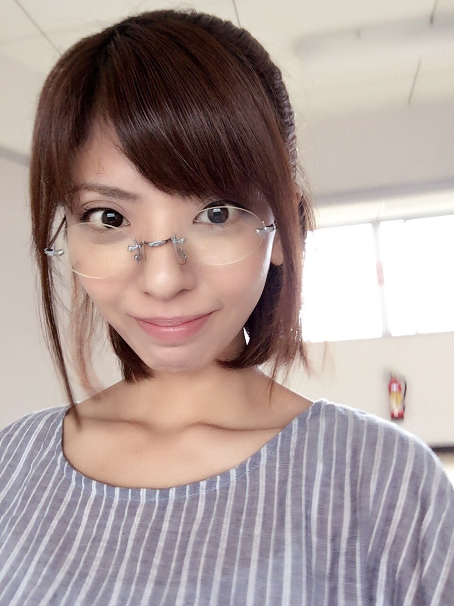 宮地真緒 Sur Twitter 役で眼鏡っ子 眼鏡女 眼鏡bb ゲフンゲフン 鼻が低いのか 眼鏡がズレてくるのです 宮地真緒 Sur Twitter 役で眼鏡っ子 眼鏡女 眼鏡bb ゲフンゲフン 鼻が低いのか 眼鏡がズレてくるのです