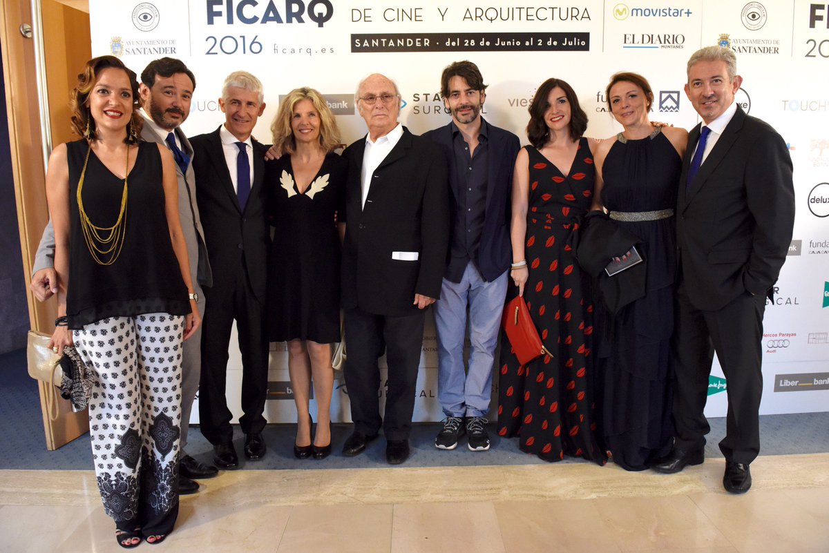FICARQFEST's tweet photo. #PhotoCall Gala de Clausura y Entrega de Premios #FICARQ2016 inolvidables gracias a tod@s vosotr@s https://t.co/eD8c11eQEw